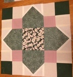 Quatrefoil-block